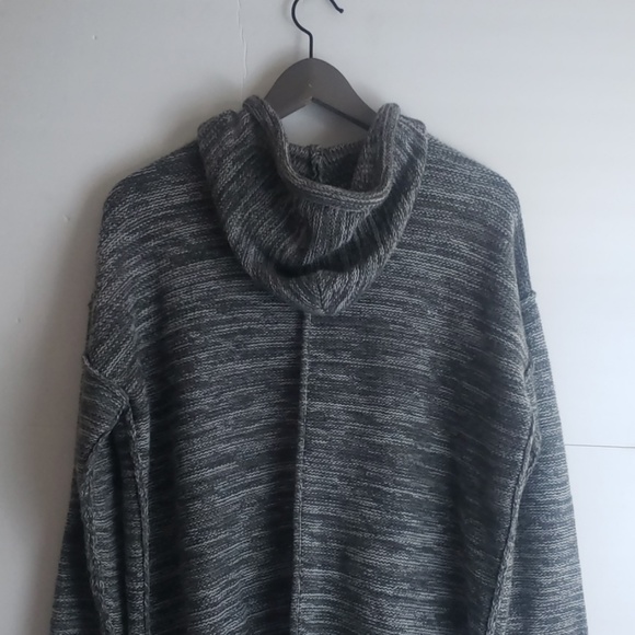 Love Stitch gray knit pullover hoodie small - Picture 7 of 8